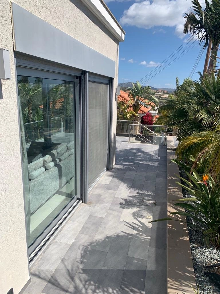 5 Bedroom House for Sale in Agios Tychonas, Limassol District