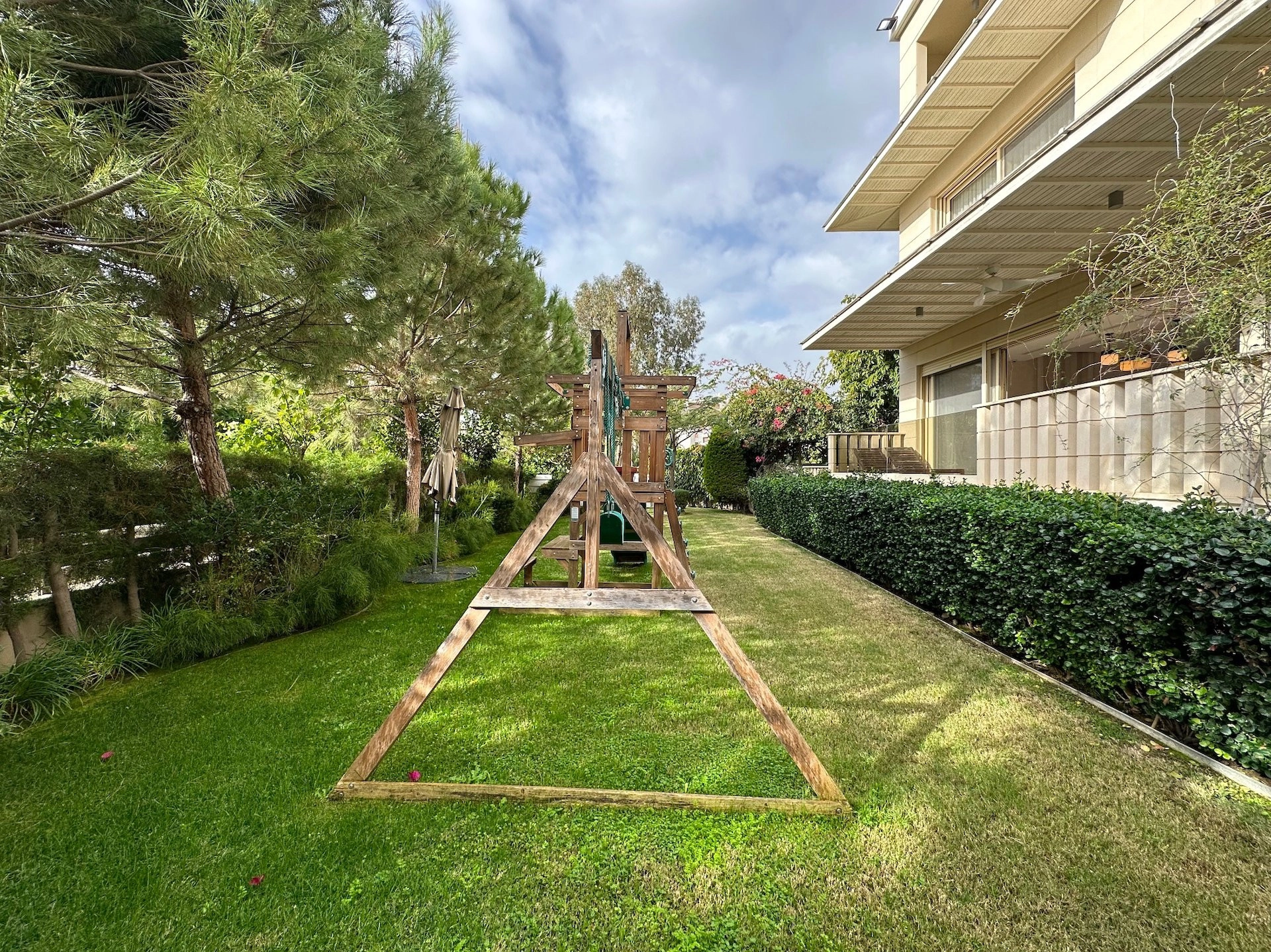 5 Bedroom House for Rent in Amathounta, Limassol District