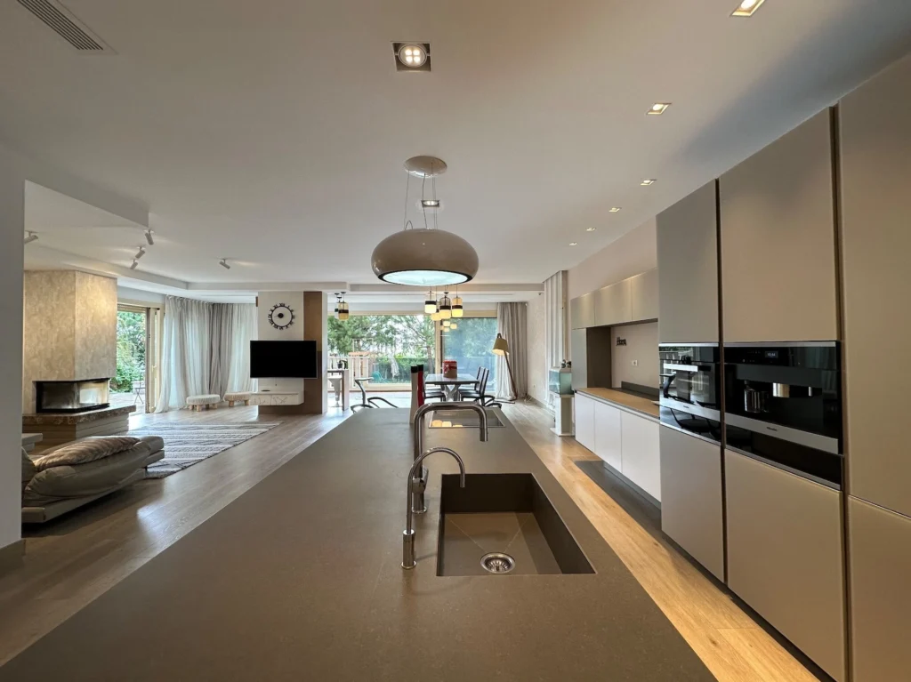 5 Bedroom House for Rent in Amathounta, Limassol District