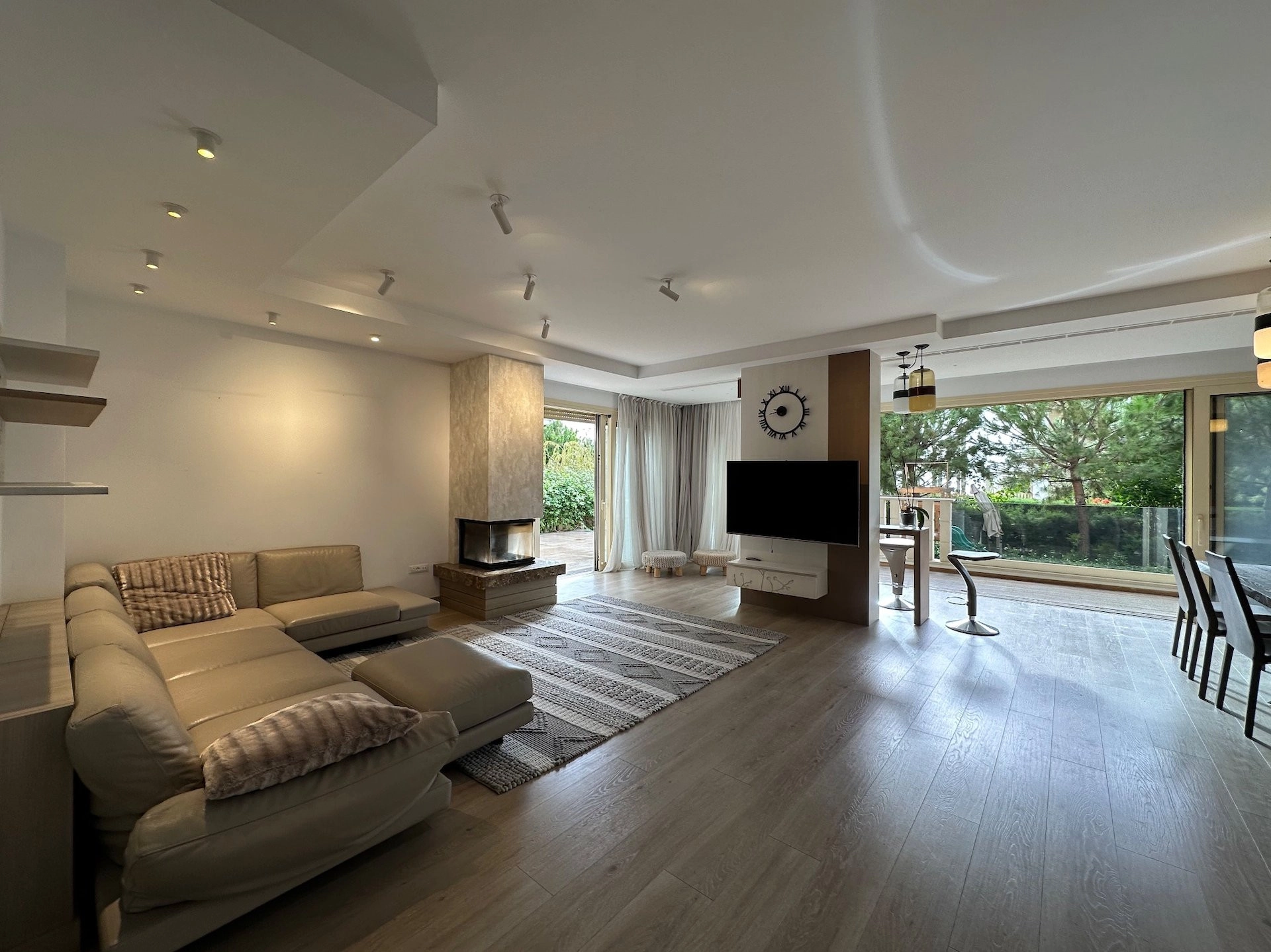5 Bedroom House for Rent in Amathounta, Limassol District