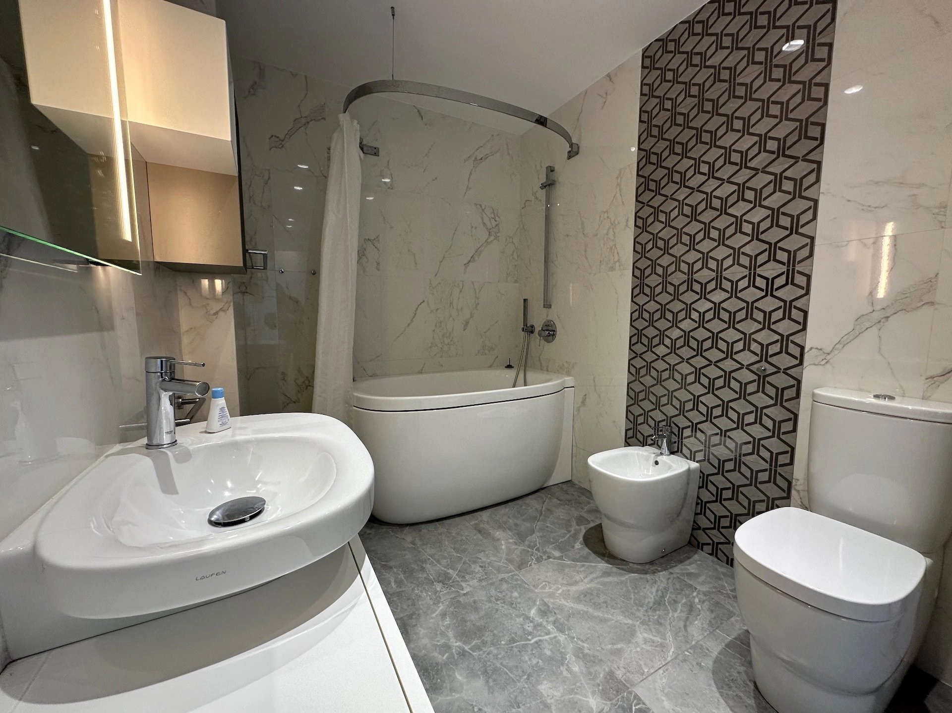 5 Bedroom House for Rent in Amathounta, Limassol District