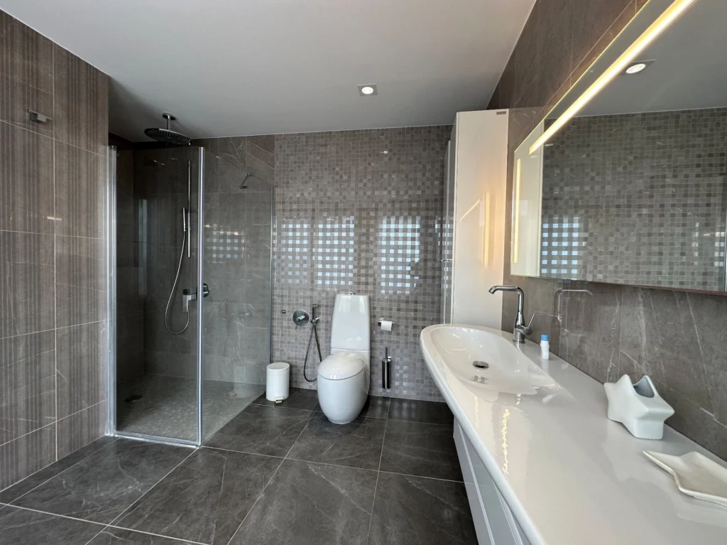5 Bedroom House for Rent in Amathounta, Limassol District
