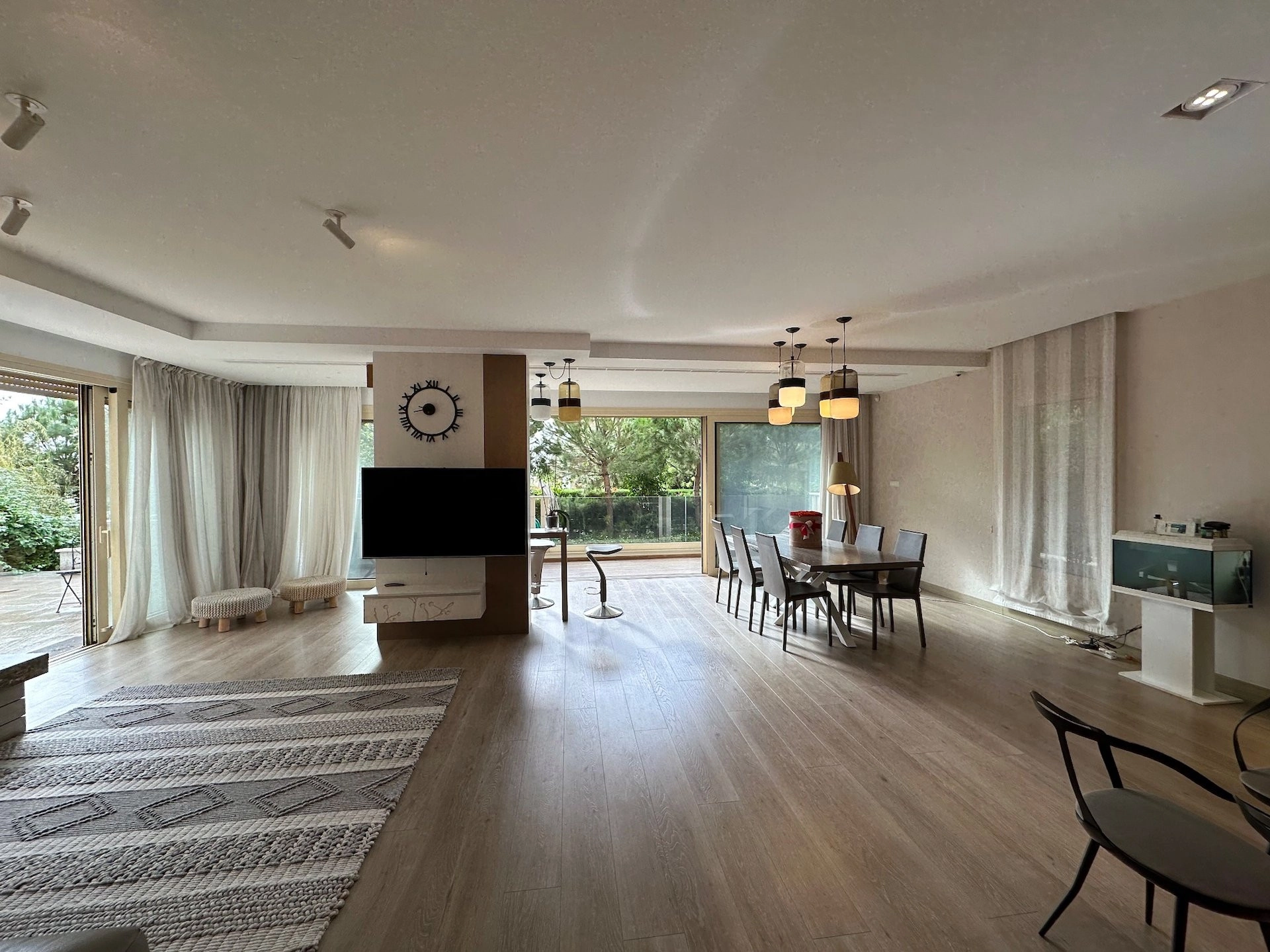5 Bedroom House for Rent in Amathounta, Limassol District