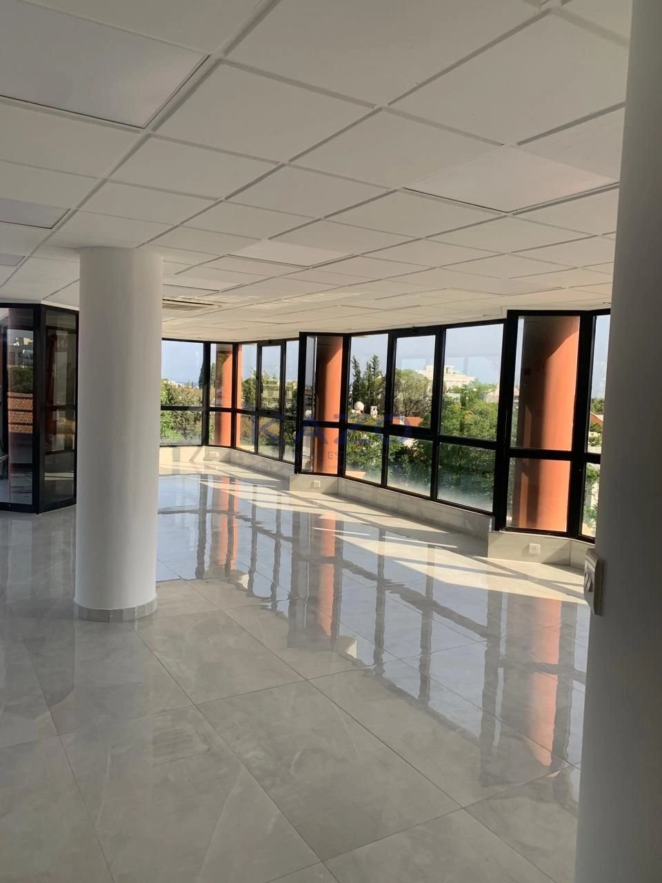 92m² Office for Rent in Limassol District