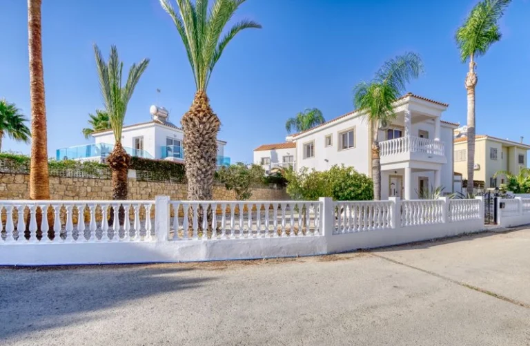 Cheap Houses and Villas for Sale Famagusta up to 500000 euro