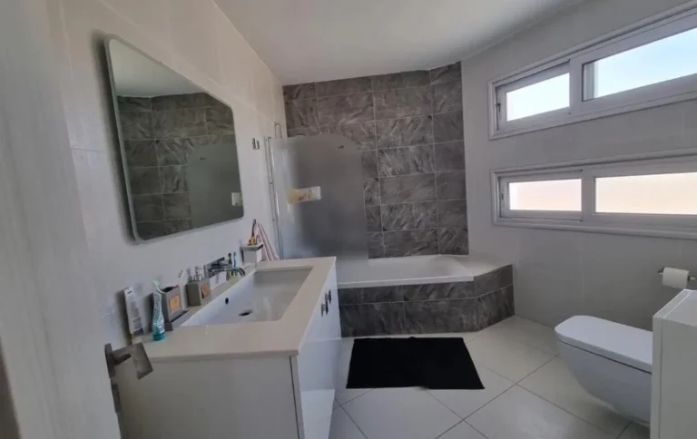 Cheap Houses and Villas for Sale Larnaca up to 900000 euro