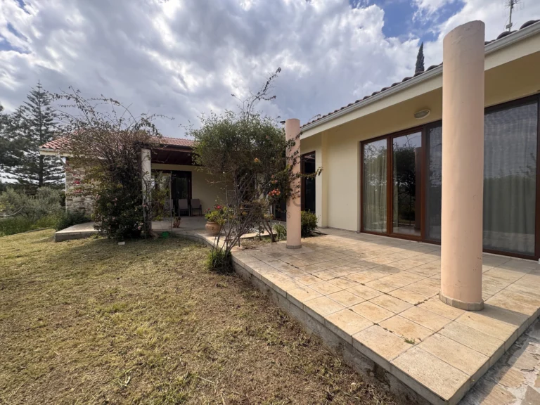 Cheap Houses and Villas for Sale Larnaca up to 700000 euro