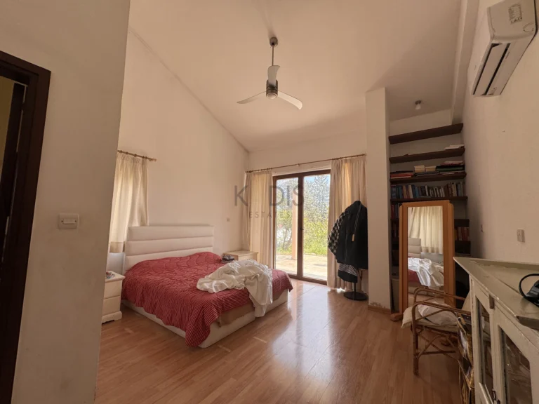 Cheap Houses and Villas for Sale Larnaca up to 700000 euro