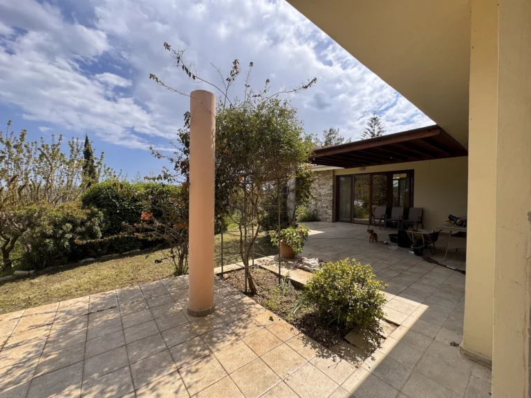 Cheap Houses and Villas for Sale Larnaca up to 700000 euro