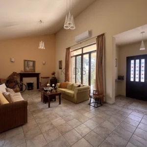 3 Bedroom House for Sale in Skarinou, Larnaca District