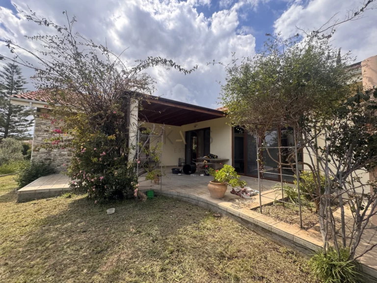 Cheap Houses and Villas for Sale Larnaca up to 700000 euro