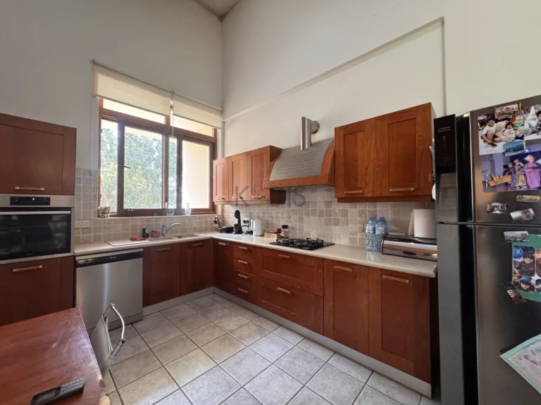 Cheap Houses and Villas for Sale Larnaca up to 700000 euro