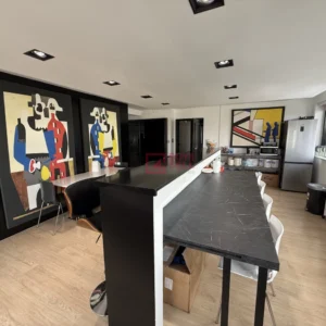 221m² Office for Rent