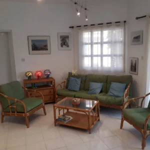 5 Bedroom House for Rent in Pervolia Larnacas