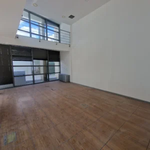 950m² Building for Rent