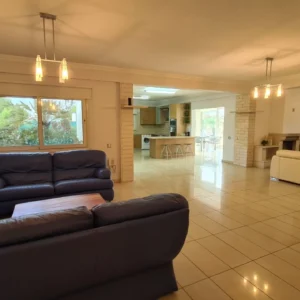 5 Bedroom House for Rent in Kalo Chorio Lemesou, Limassol District