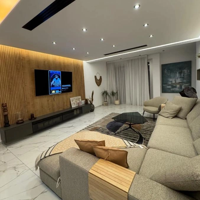 4 Bedroom Apartment for Sale