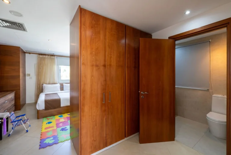 Cheap Houses and Villas for Sale Larnaca up to 1000000 euro