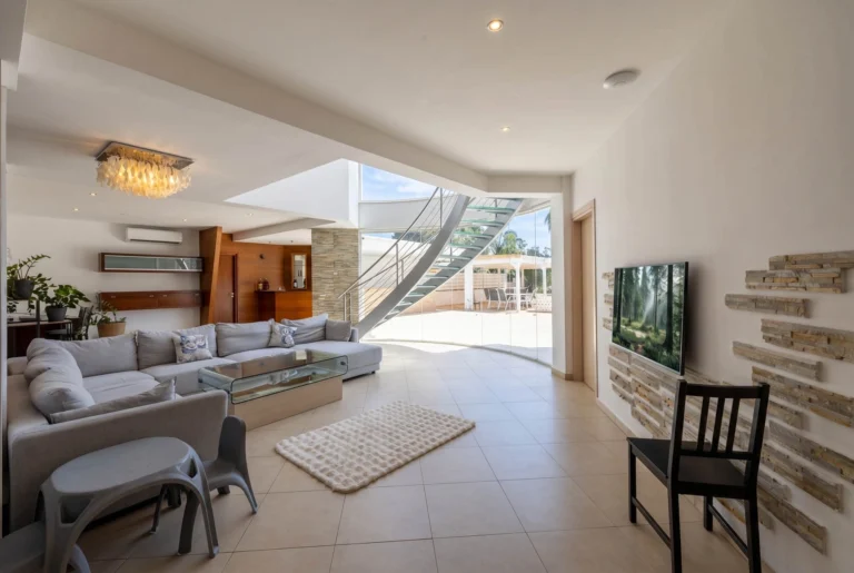 Cheap Houses and Villas for Sale Larnaca up to 1000000 euro