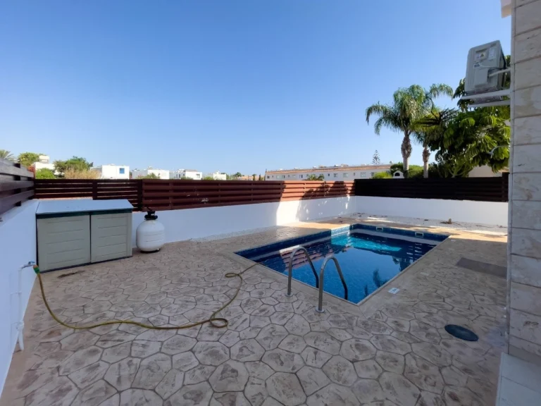 Cheap Houses and Villas for Sale Famagusta up to 500000 euro