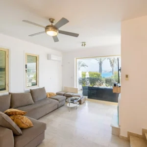 5 Bedroom House for Sale in Kissonerga, Paphos District