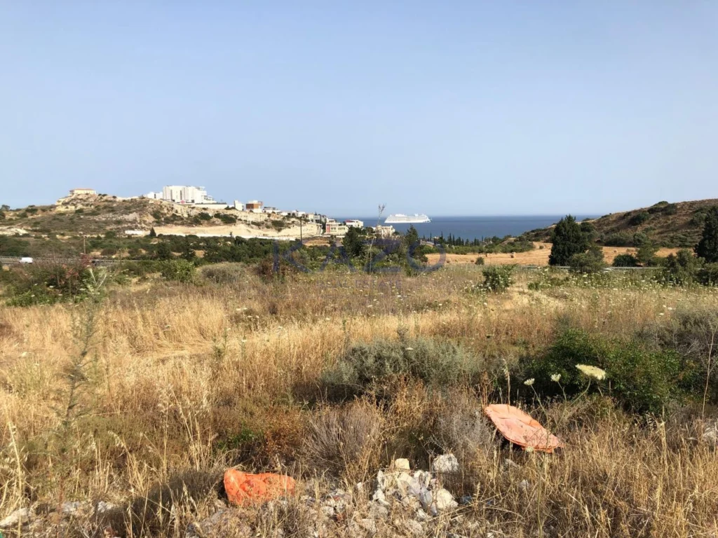 9,670m² Plot for Sale in Agios Tychonas, Limassol District