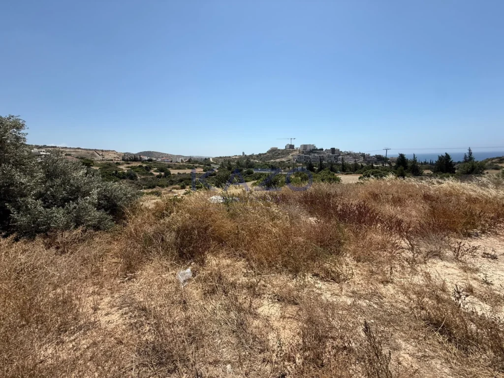 9,670m² Plot for Sale in Agios Tychonas, Limassol District