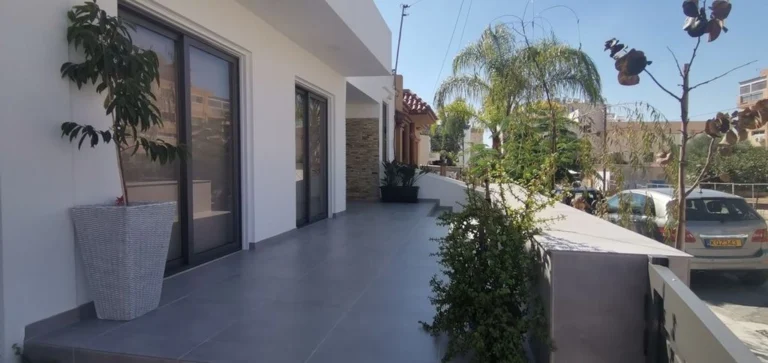 Cheap Houses and Villas for Sale Larnaca up to 400000 euro