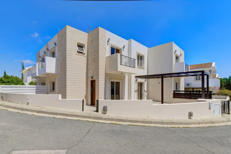 Cheap Houses and Villas for Sale Larnaca up to 300000 euro