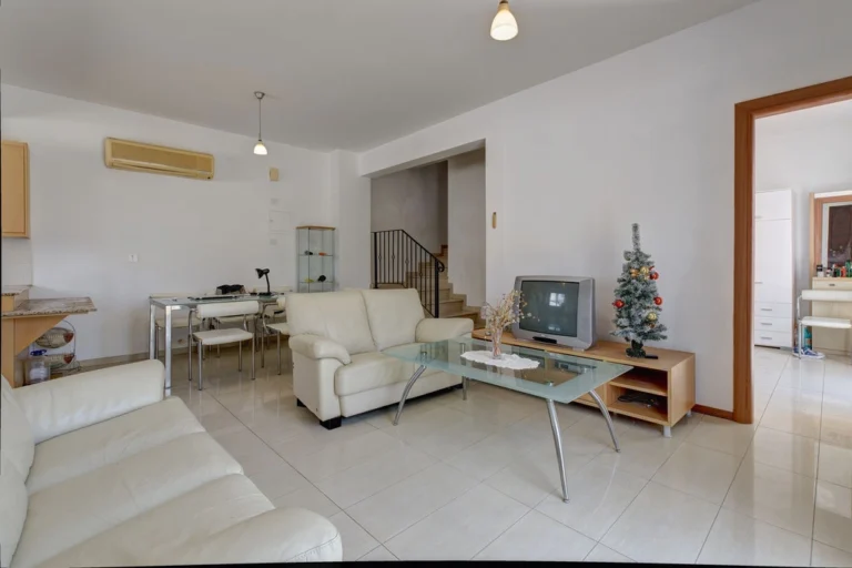 Cheap Houses and Villas for Sale Larnaca up to 300000 euro