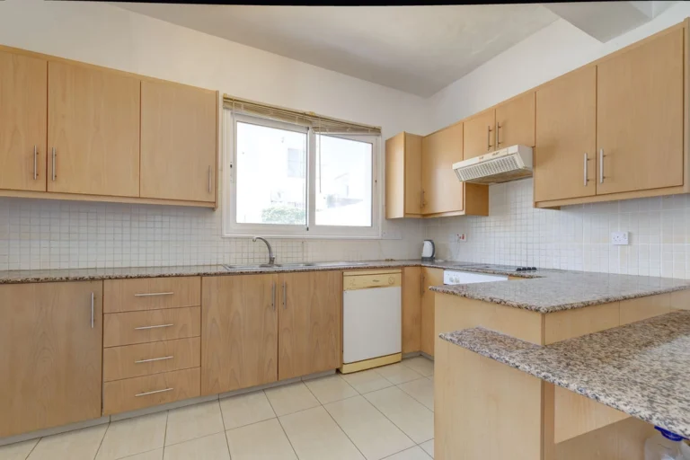 Cheap Houses and Villas for Sale Larnaca up to 300000 euro
