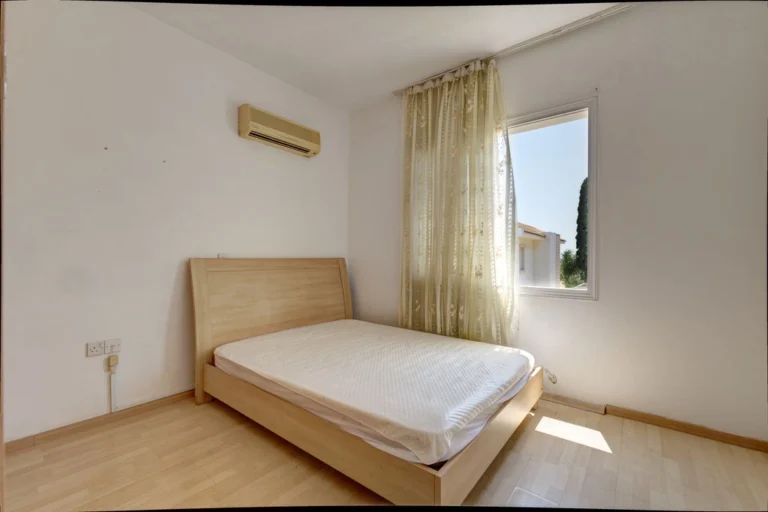 Cheap Houses and Villas for Sale Larnaca up to 300000 euro