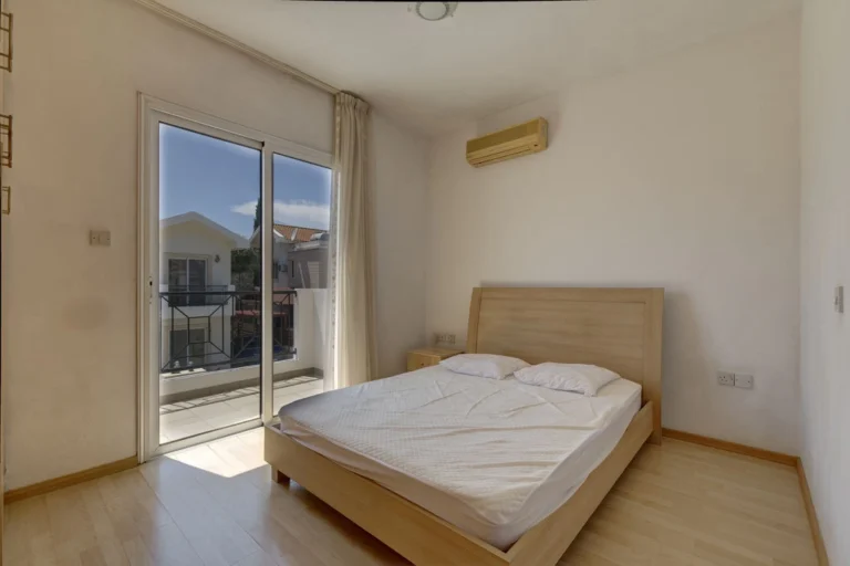 Cheap Houses and Villas for Sale Larnaca up to 300000 euro