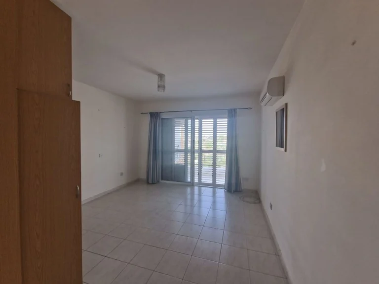 Cheap Houses and Villas for Sale Paphos up to 400000 euro
