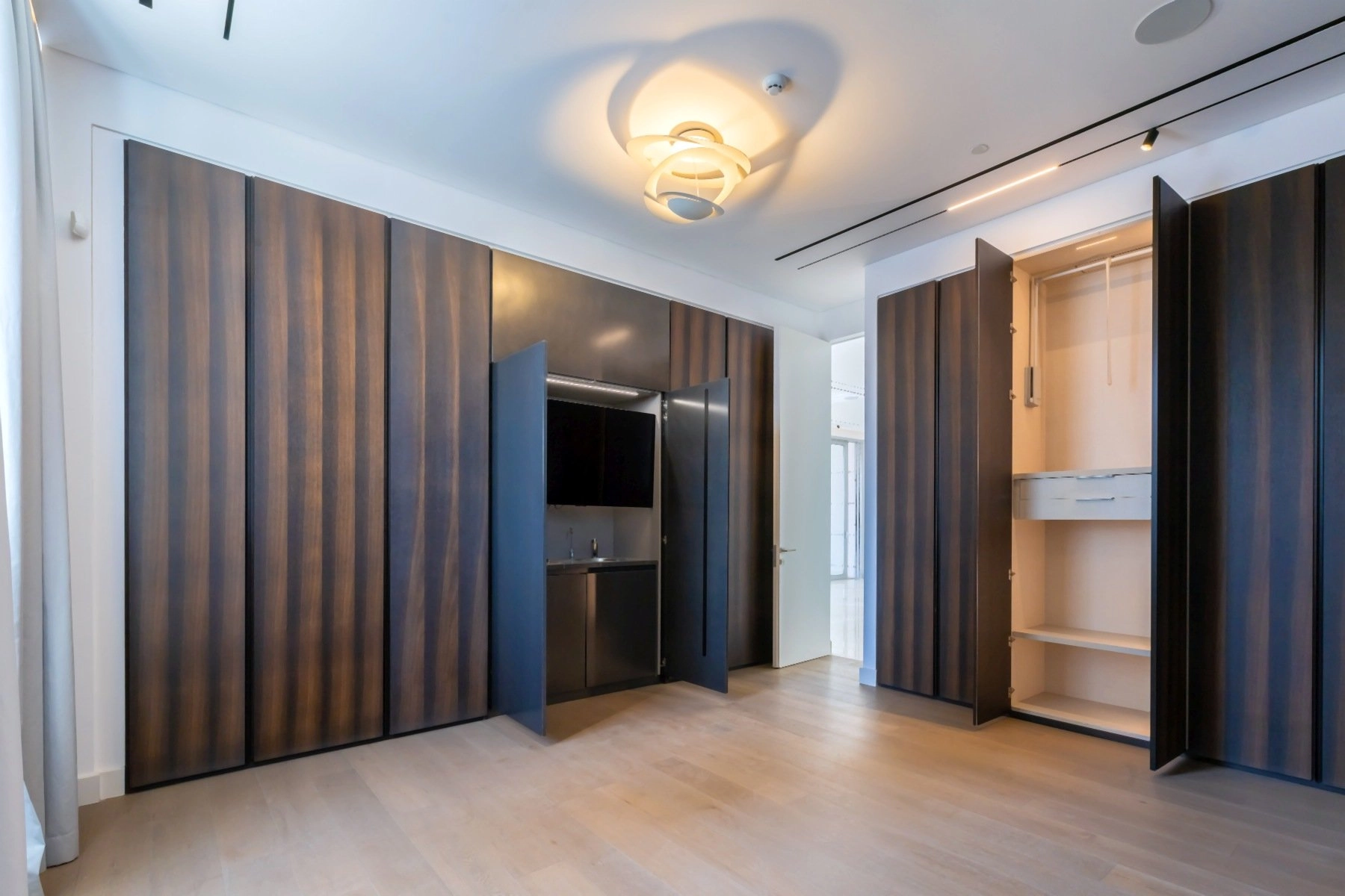 5 Bedroom Apartment for Sale in Limassol – Neapolis