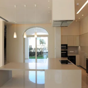 5 Bedroom House for Sale