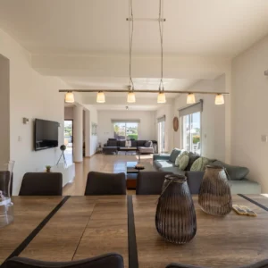 5 Bedroom House for Sale in Chlorakas, Paphos District