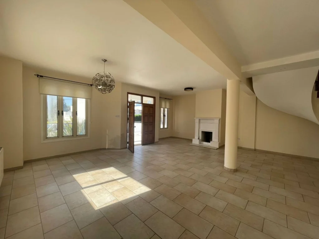 4 Bedroom House for Sale