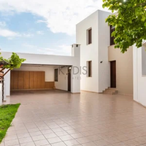 5 Bedroom House for Rent in Agios Dometios, Nicosia District