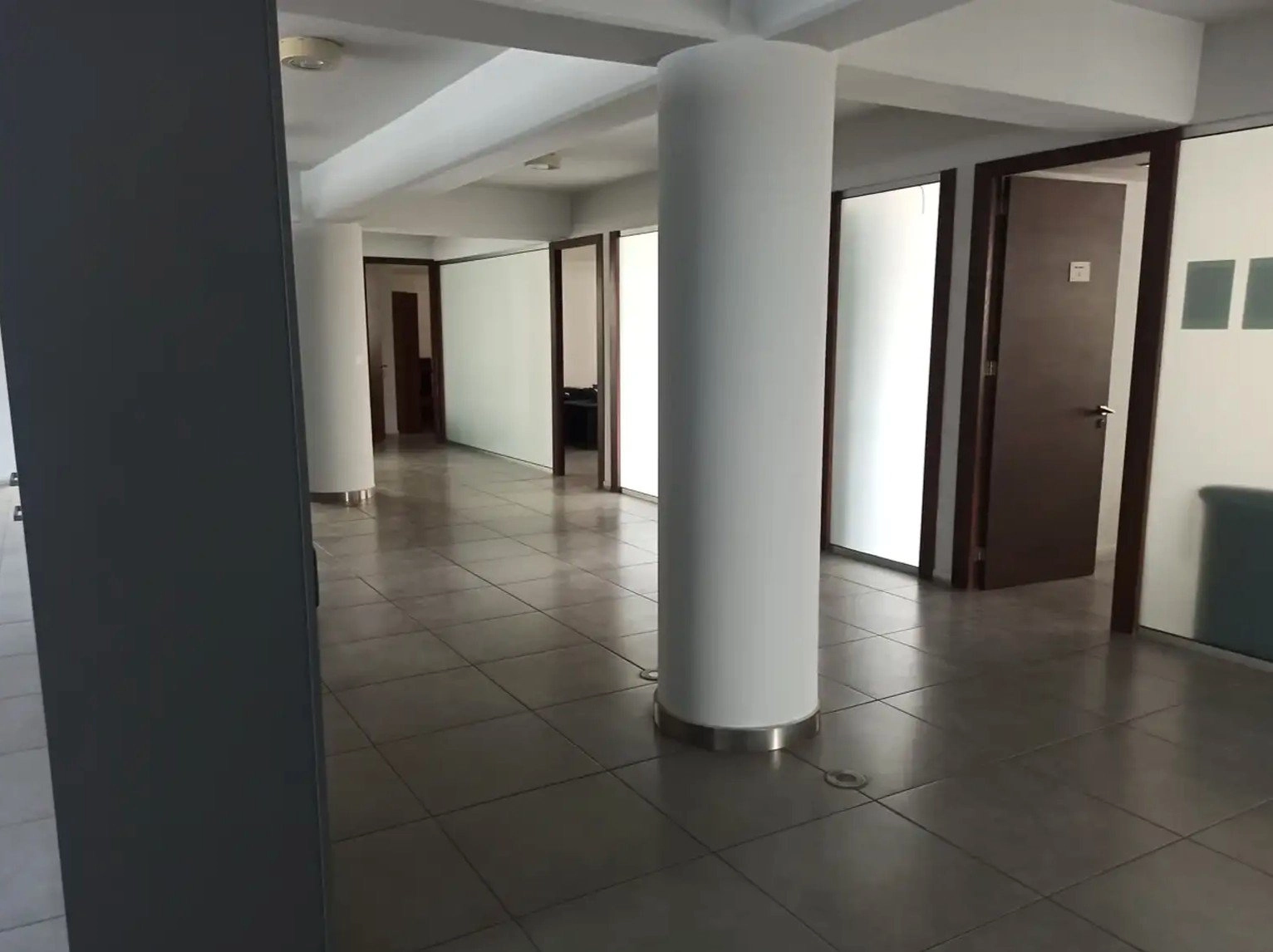 300m² Office for Rent in Limassol – Omonoia