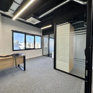 307m² Office for Rent