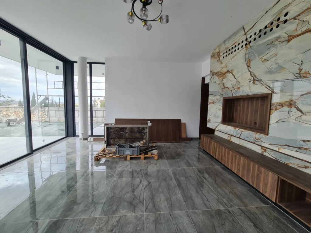 5 Bedroom House for Sale