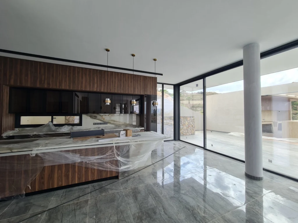 5 Bedroom House for Sale