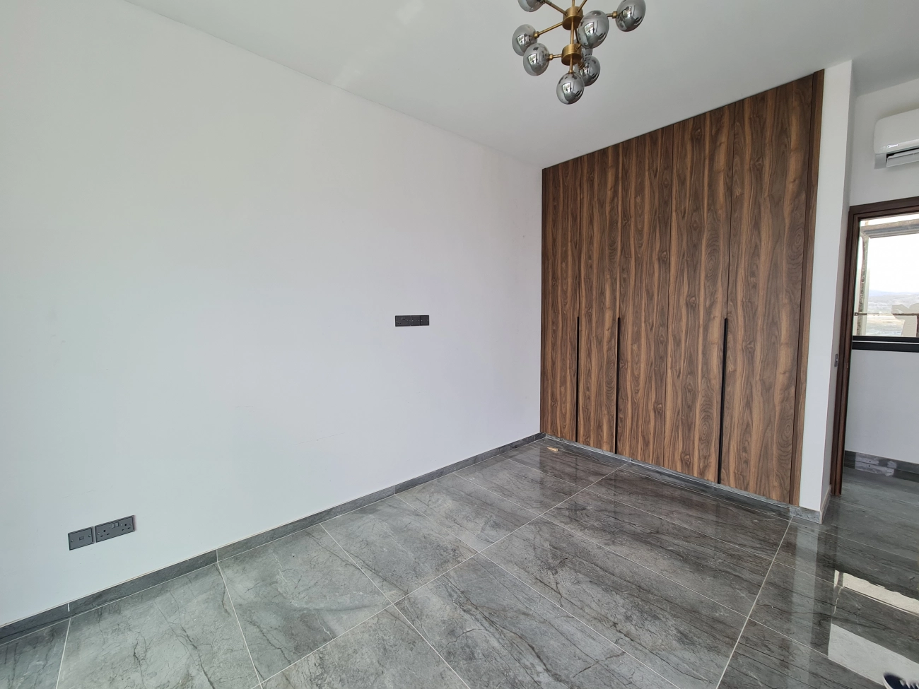 5 Bedroom House for Sale