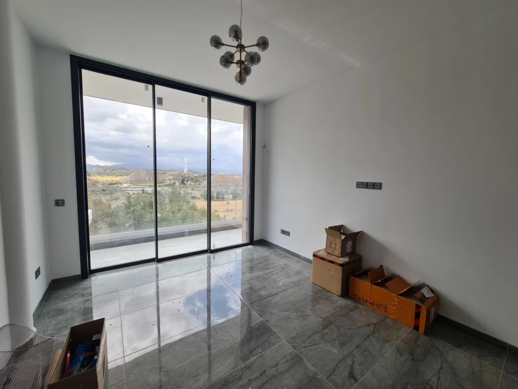 5 Bedroom House for Sale
