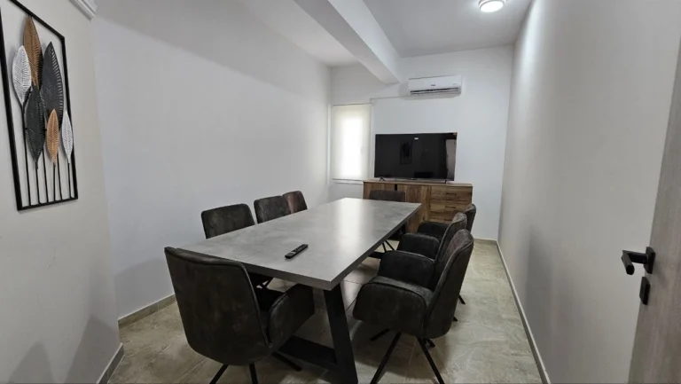 210m² Office for Rent