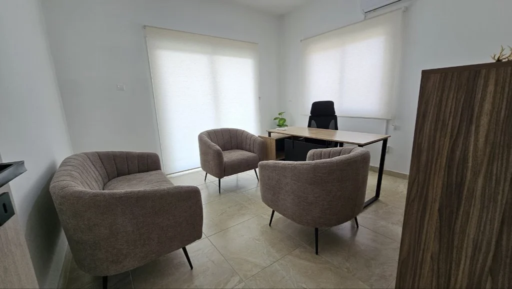 210m² Office for Rent