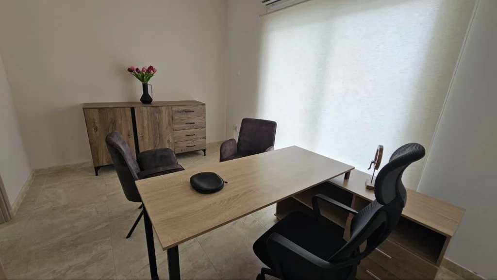 210m² Office for Rent