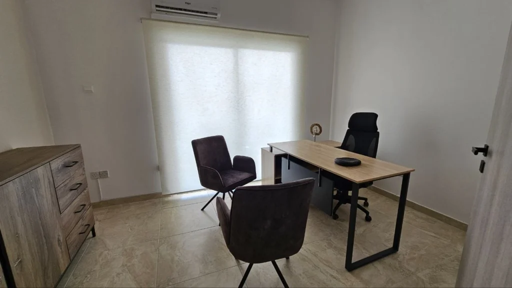 210m² Office for Rent
