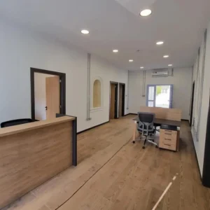 140m² Building for Rent